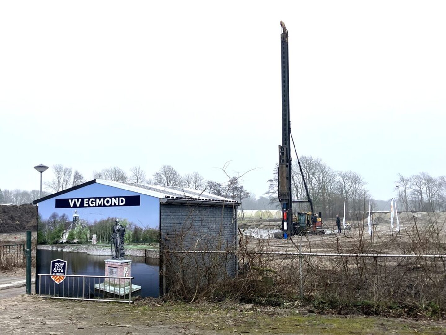 Foto: Eerste paal vv egmond voetbal.jpeg
